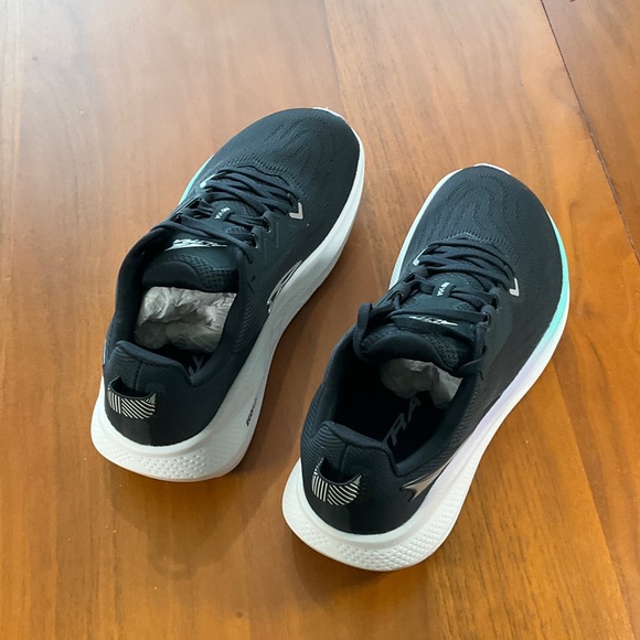 Altra FWD Via Sample - Picture 3 of 5